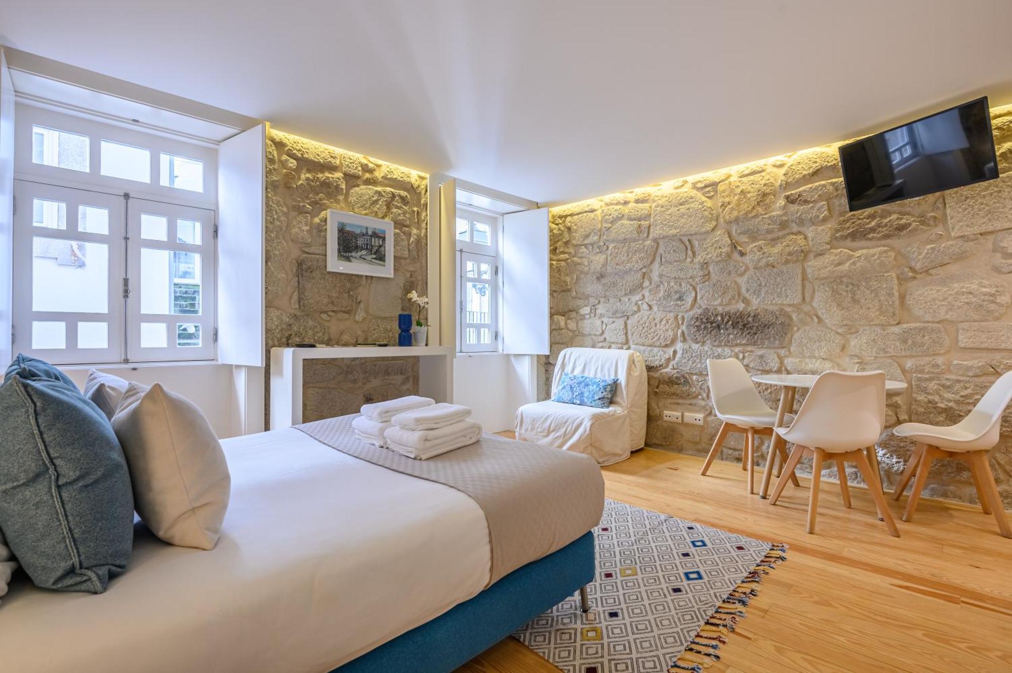 Pwhc Miragaia Apartments Porto Exterior photo